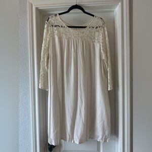 Old Navy White lace sleeve dress